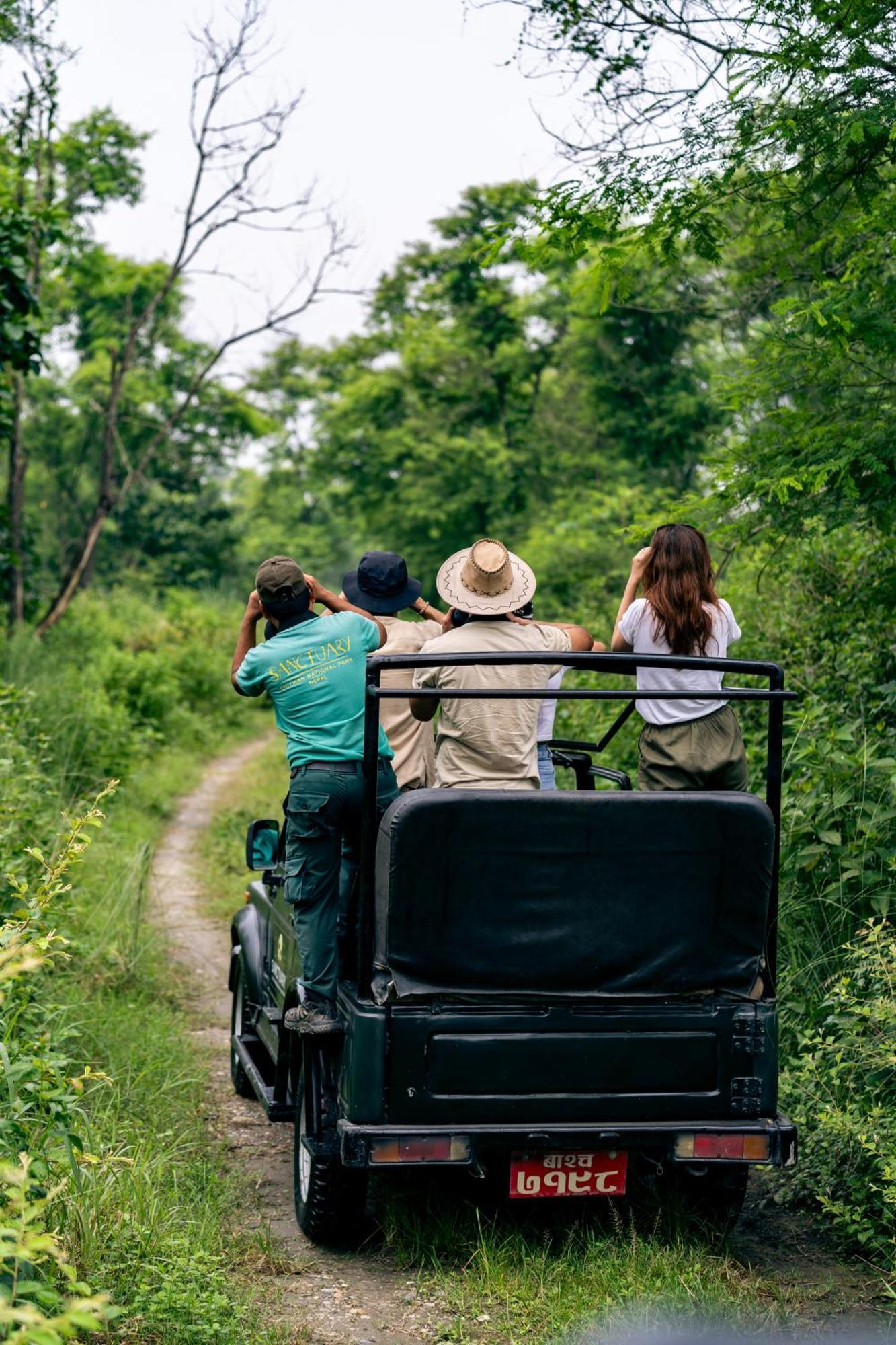 Sanctuary Chitwan National Park Bagian luar foto