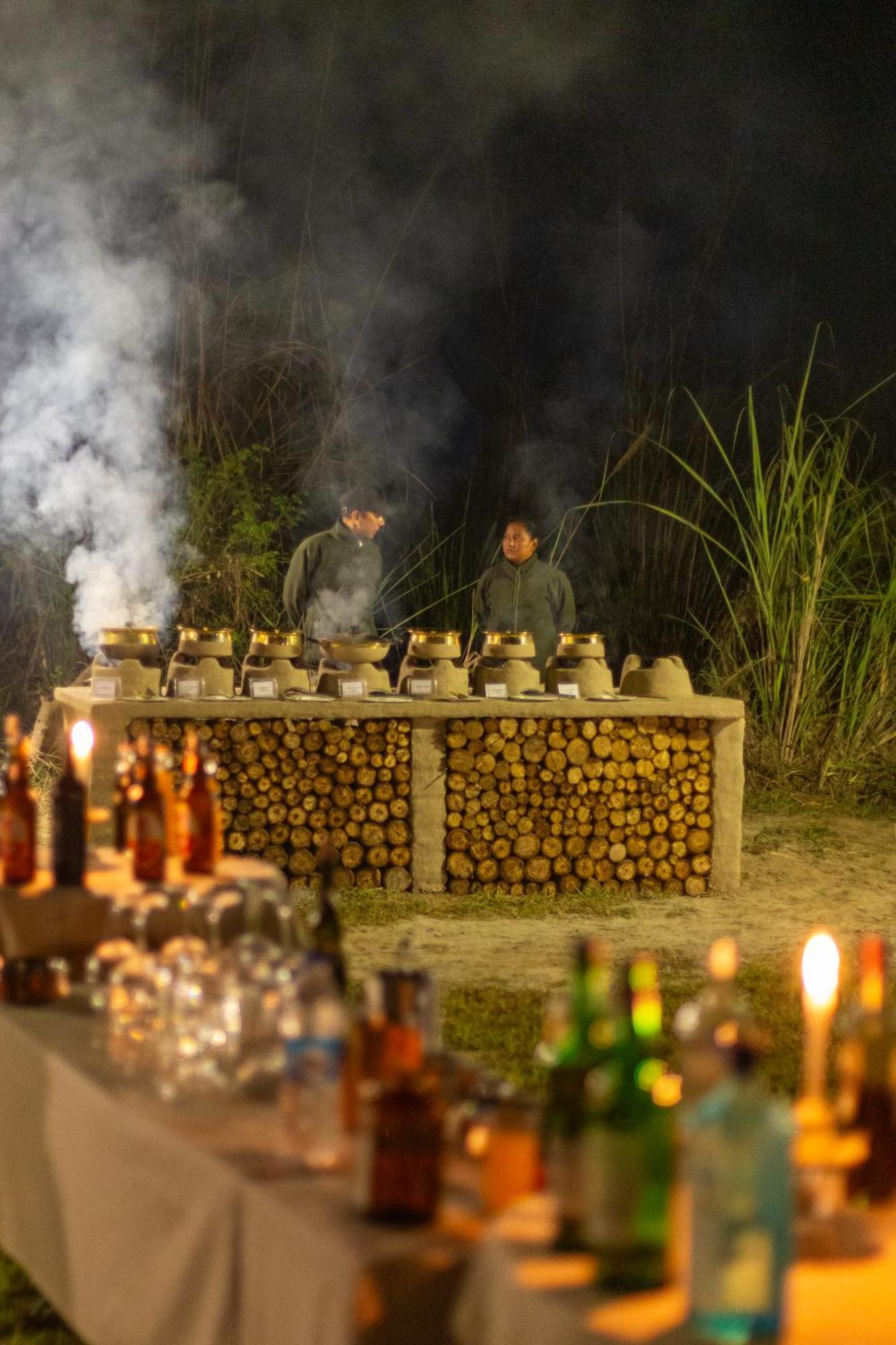 Sanctuary Chitwan National Park Bagian luar foto
