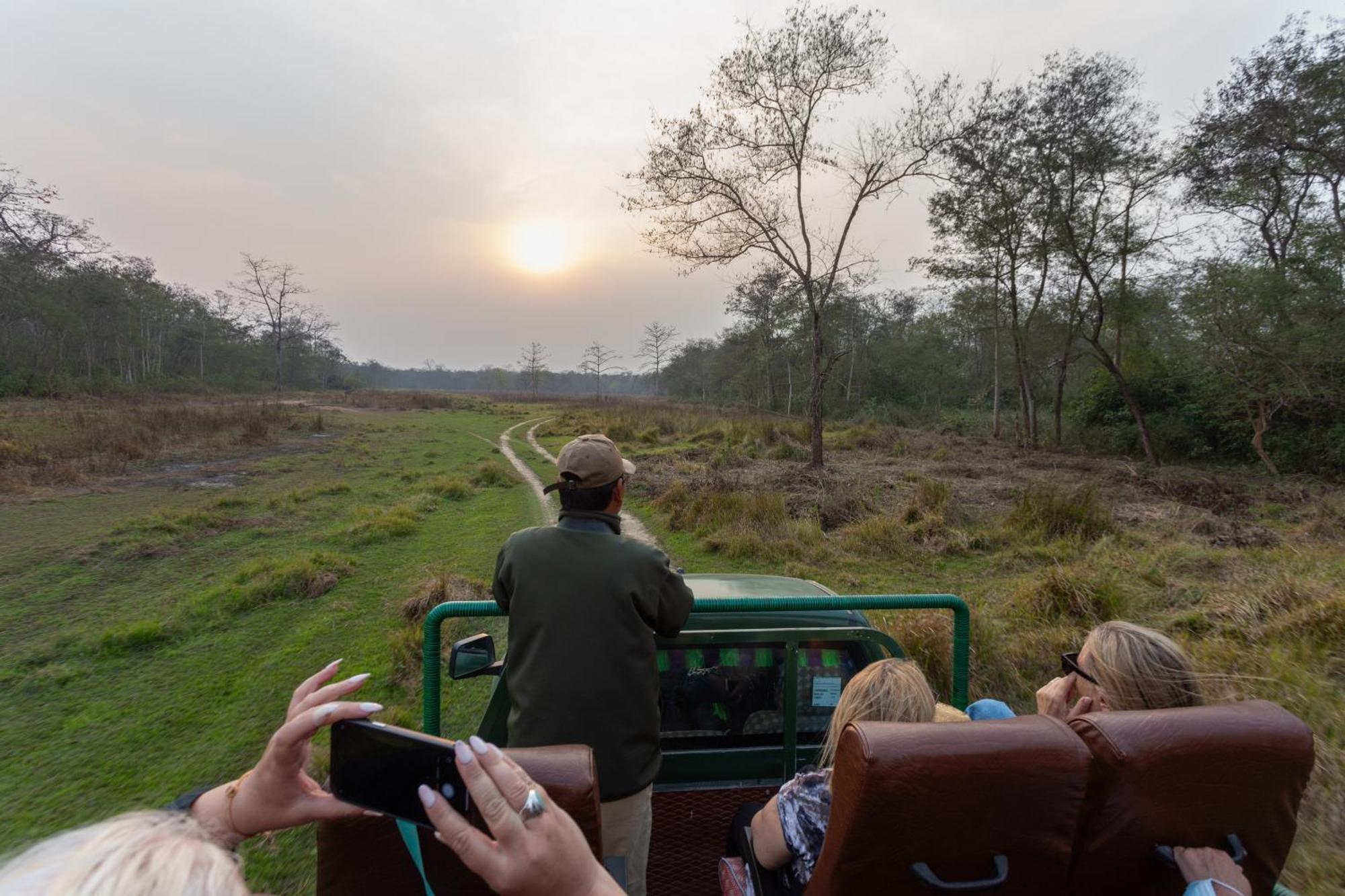 Sanctuary Chitwan National Park Bagian luar foto